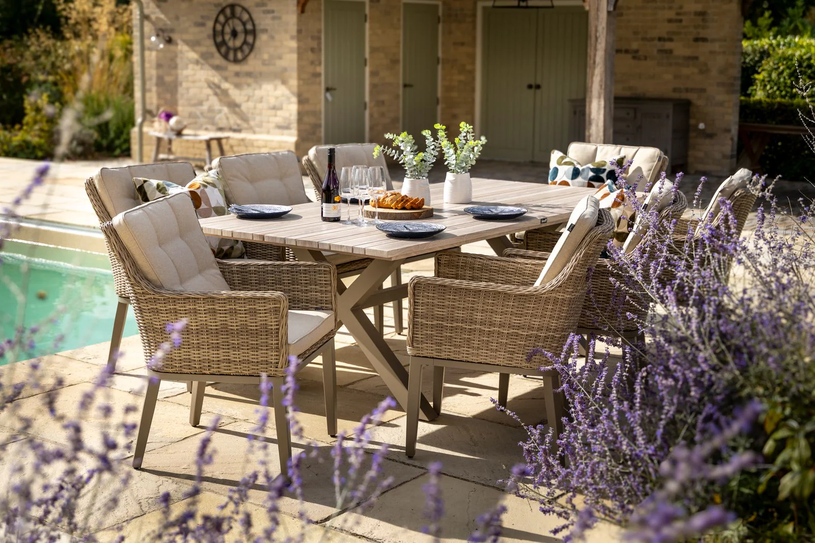Arley Outdoor 8 Seat Rectangular Dining Set | Hartman - NTC Homes, Inc.